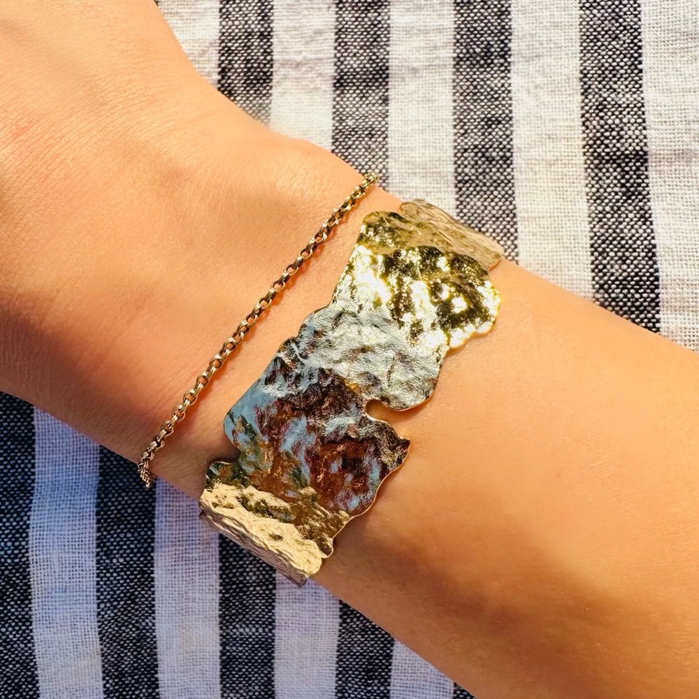 18k PLATED GOLD CUFF BRACELET New!